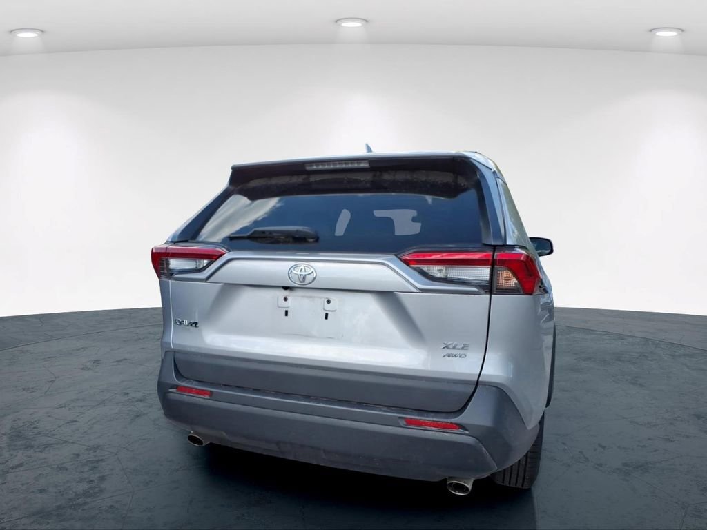Used 2019 Toyota RAV4 XLE AWD/4WD image 13