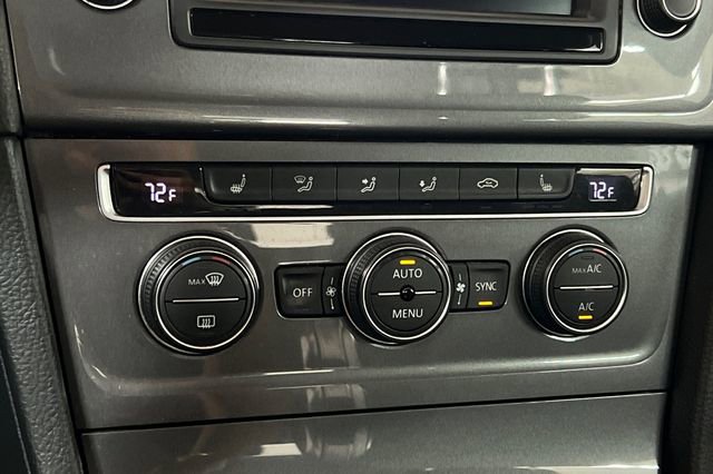 Used 2016 Volkswagen e-Golf SE image 24