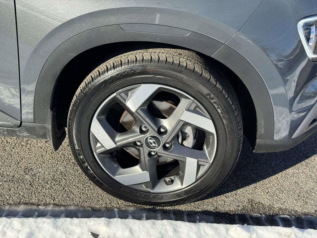 Certified 2024 Hyundai Venue Limited image 10