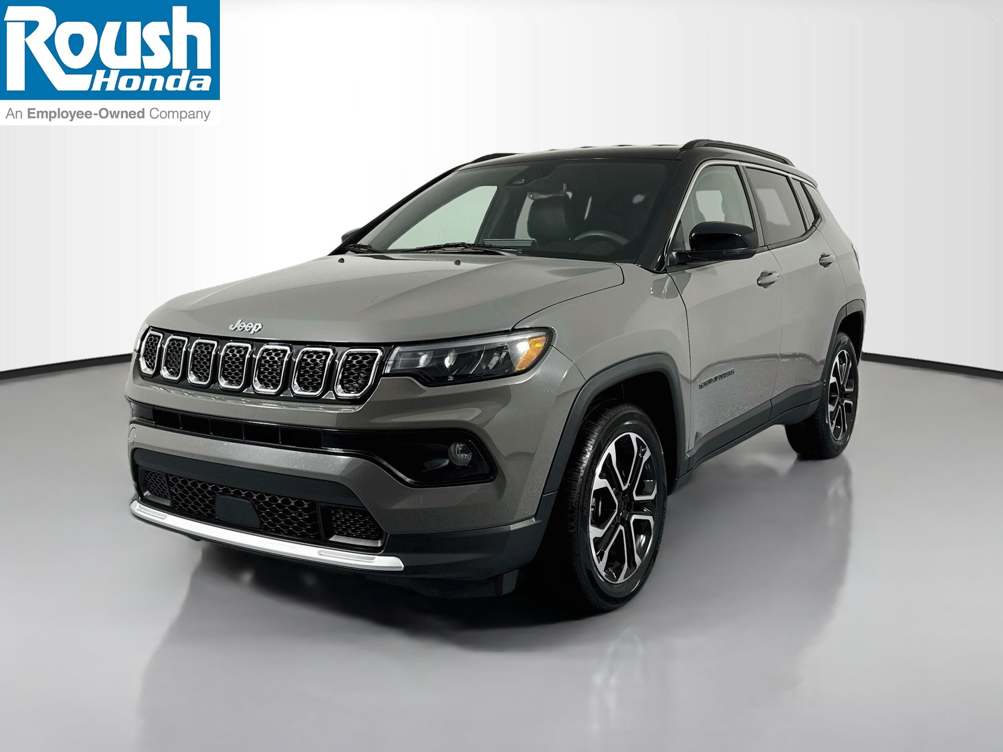 Used 2024 Jeep Compass Limited AWD/4WD image 1