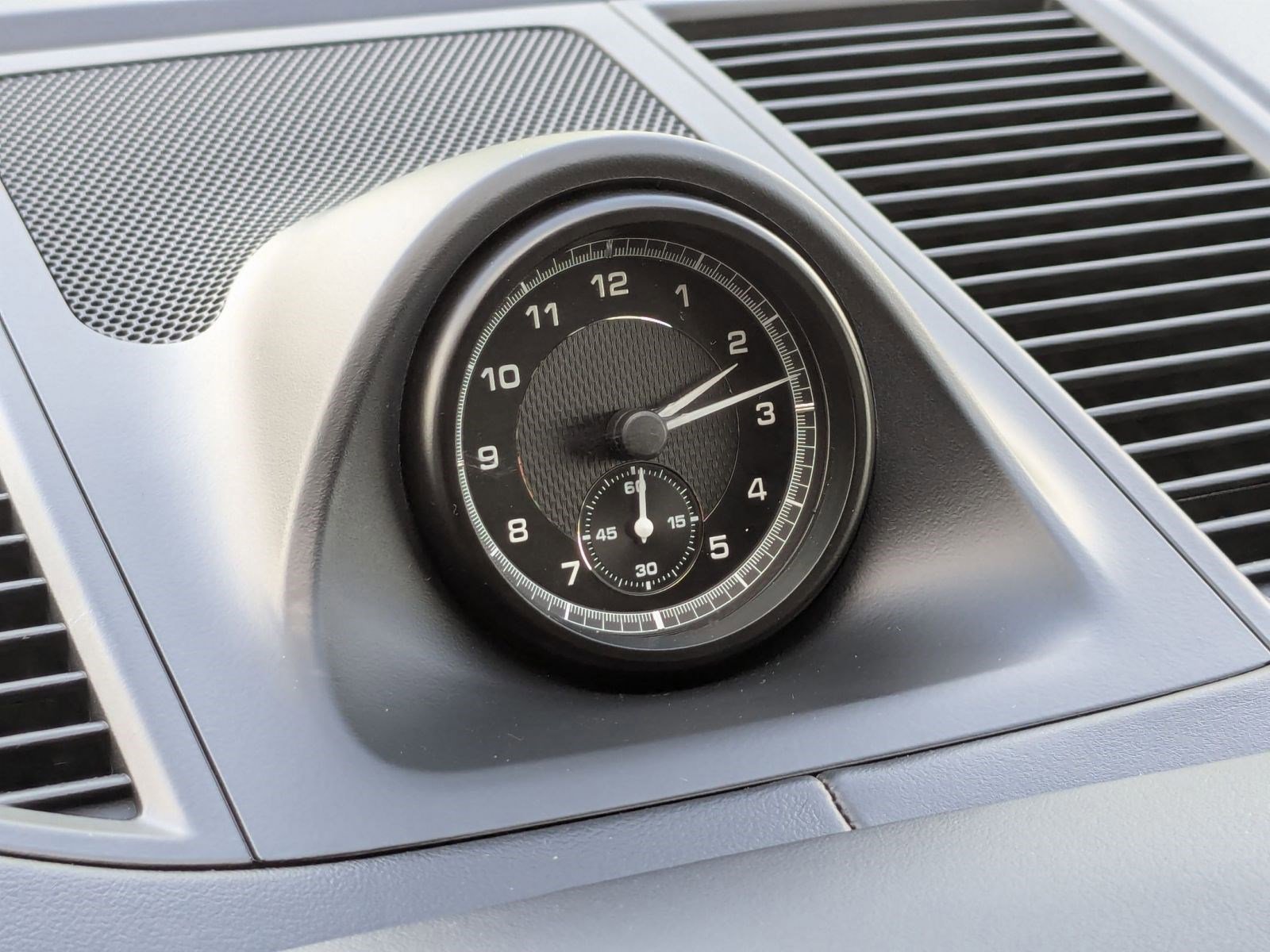 Certified 2025 Porsche Macan image 20