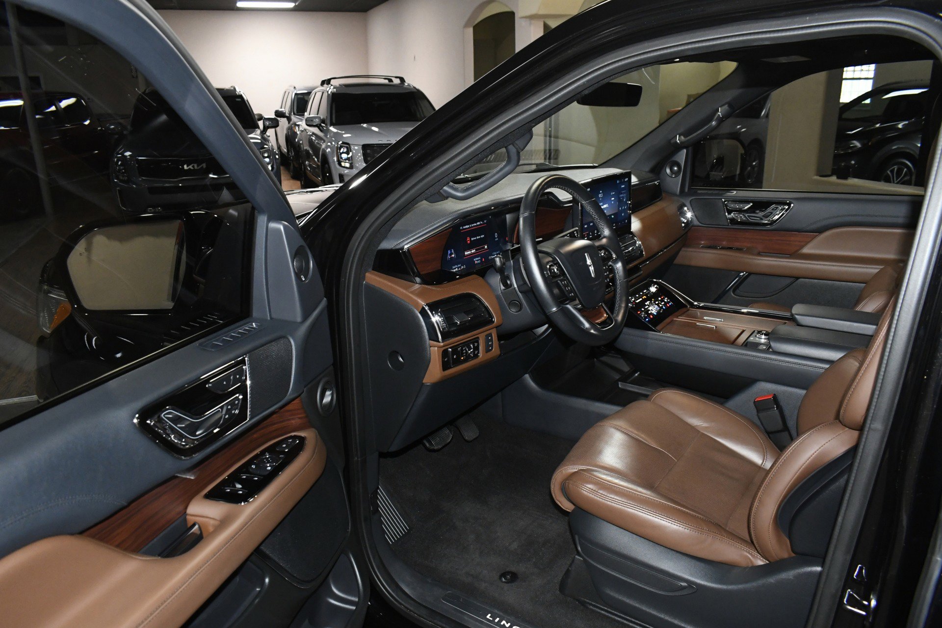 Used 2023 Lincoln Navigator Reserve image 45
