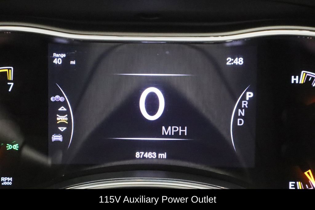 Used 2018 Jeep Grand Cherokee Altitude image 37