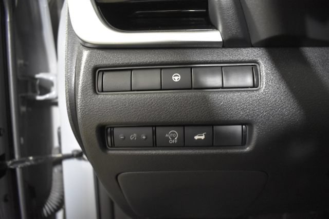 Used 2023 Nissan Rogue SL AWD/4WD image 14