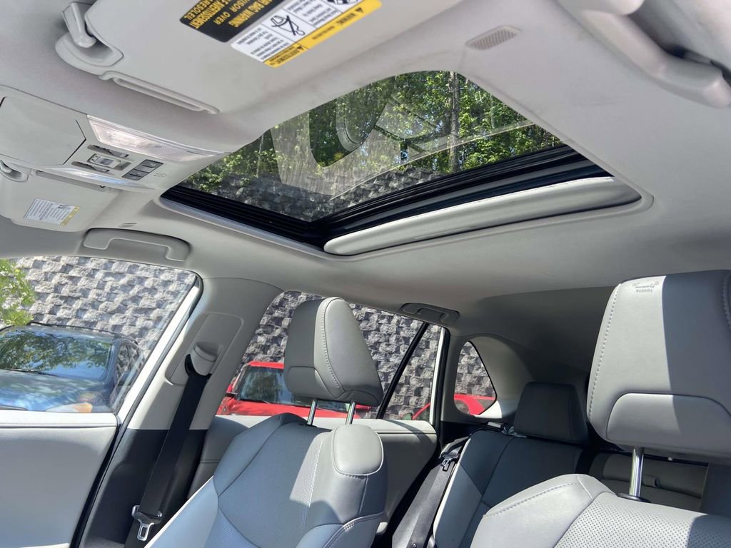 Used 2025 Toyota RAV4 Limited AWD/4WD image 18