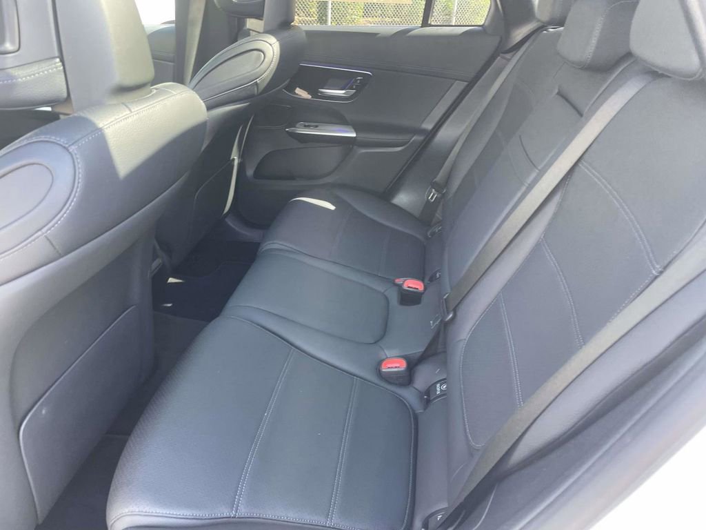 Used 2024 Mercedes-Benz GLC 300 4MATIC image 20