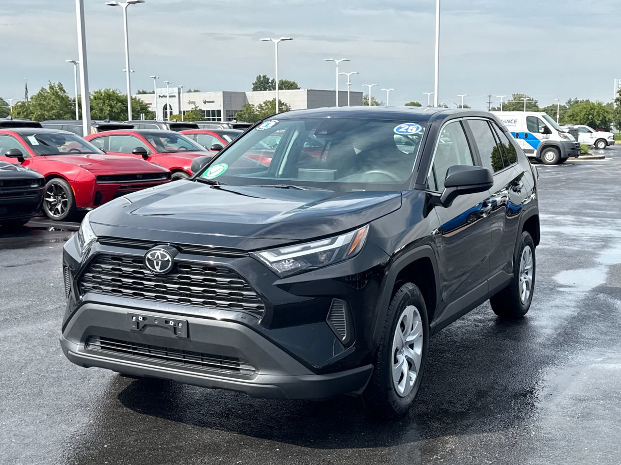 Used 2025 Toyota RAV4 LE AWD/4WD image 7