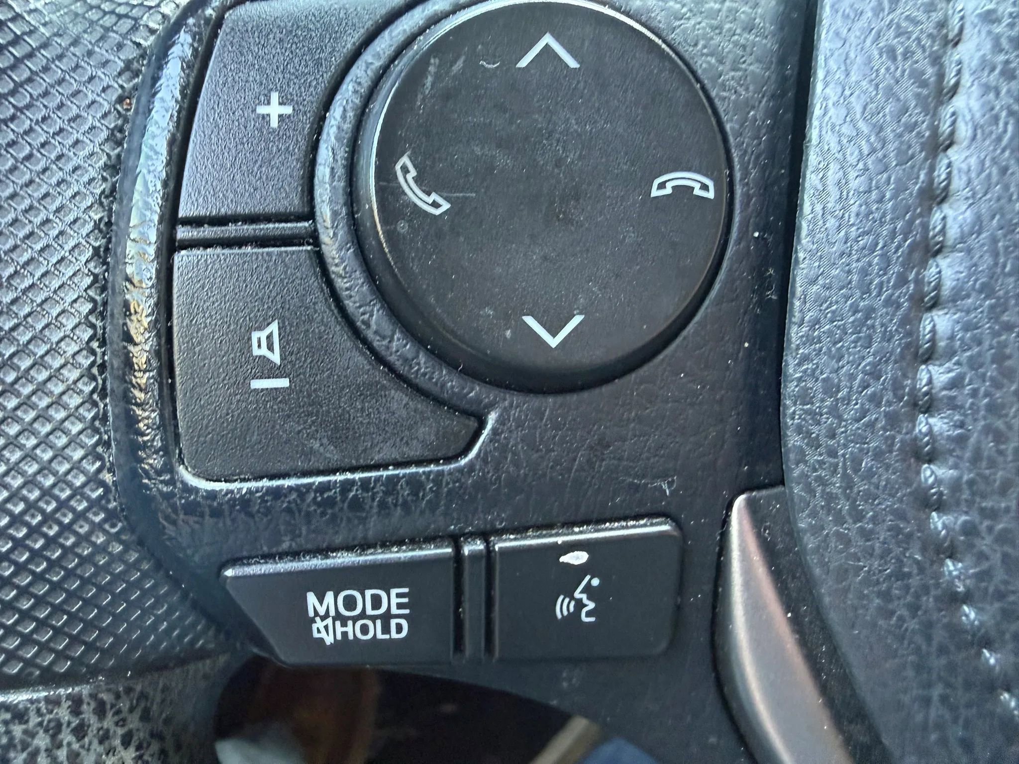 Used 2017 Toyota RAV4 LE FWD image 12