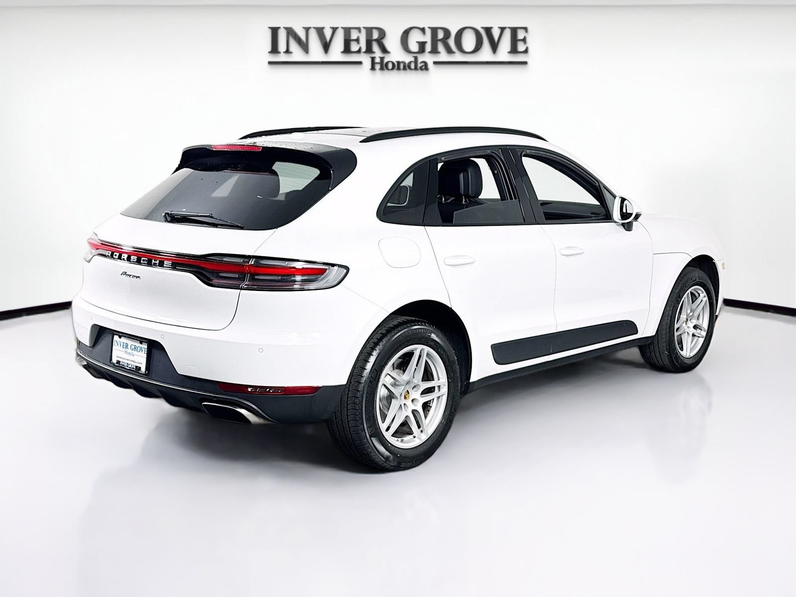 Used 2021 Porsche Macan AWD/4WD image 5