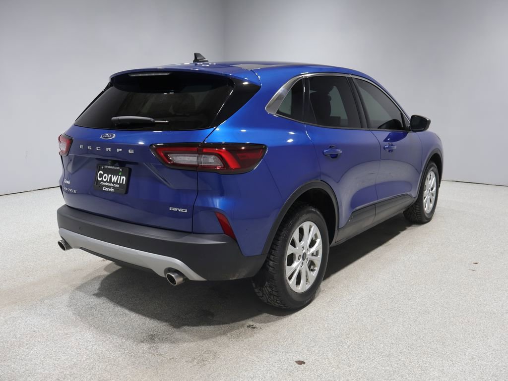 Used 2023 Ford Escape Active w/ Tech Pack #1 AWD/4WD image 2