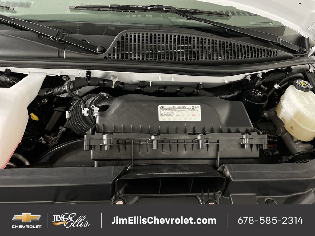 Used 2025 Chevrolet Express 3500 LS image 27