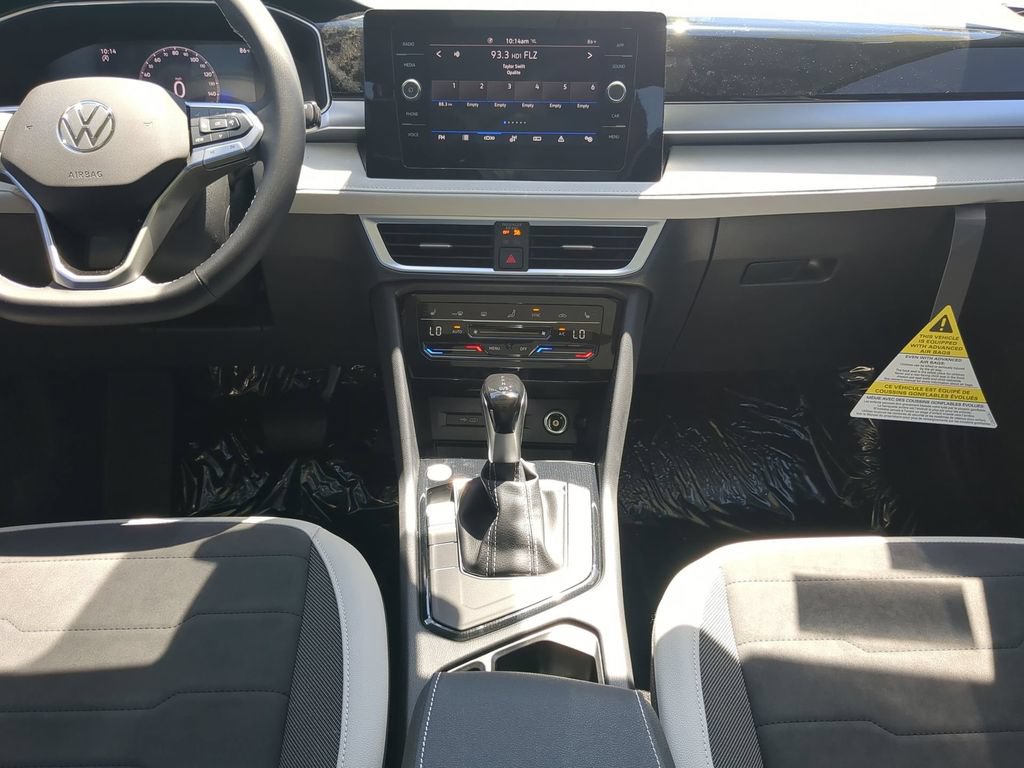 New 2026 Volkswagen Taos SE FWD image 14