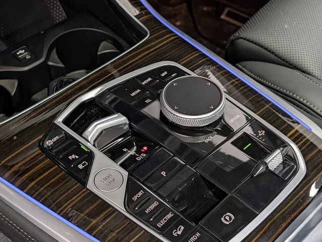 Used 2025 BMW X5 xDrive50e w/ M Sport Package image 25