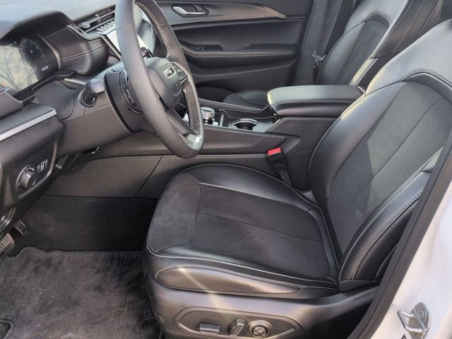 Certified 2025 Jeep Grand Cherokee Altitude image 12