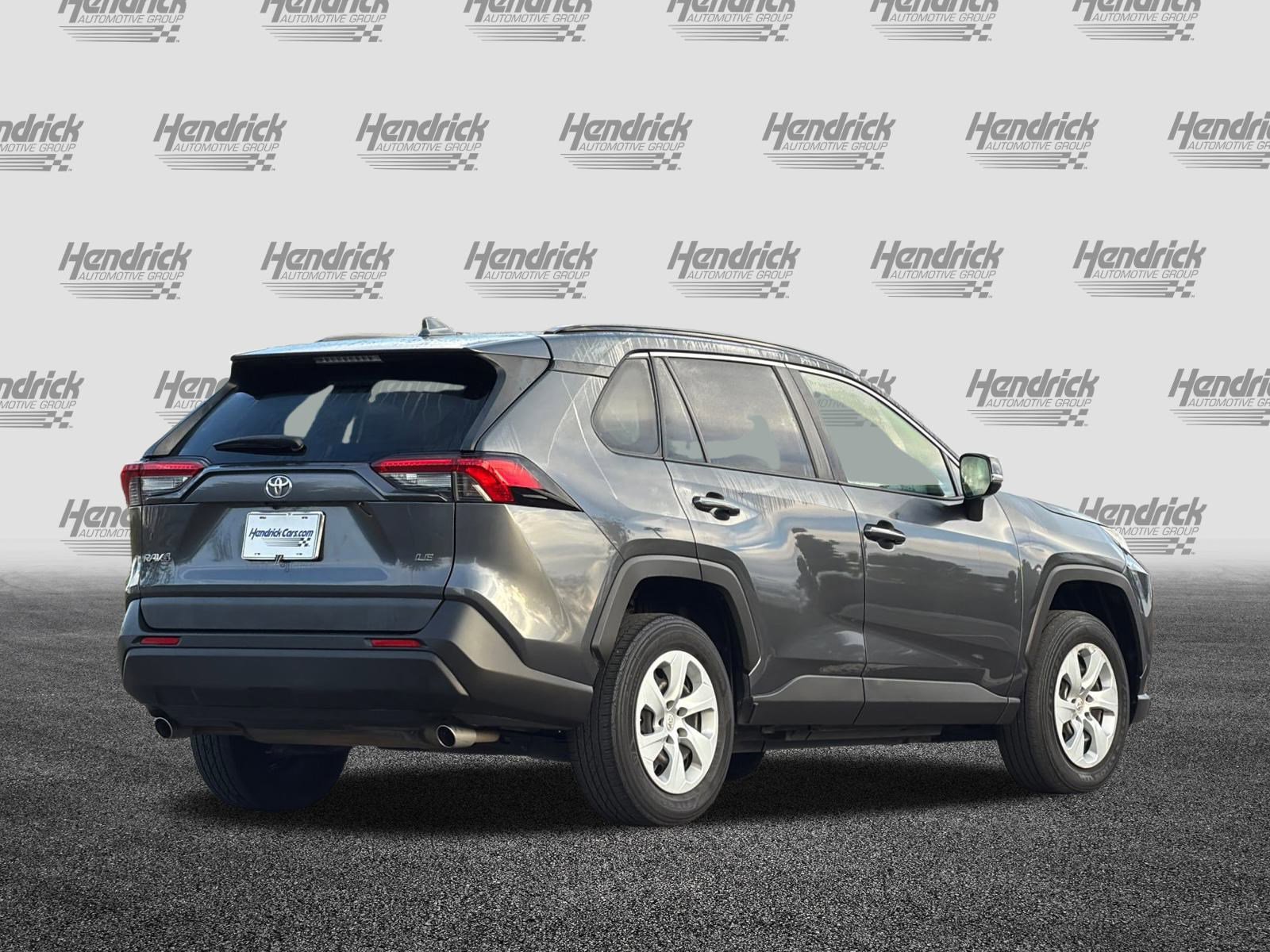 Used 2019 Toyota RAV4 LE image 5
