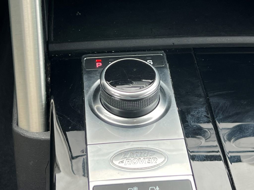 Used 2019 Land Rover Discovery HSE image 28