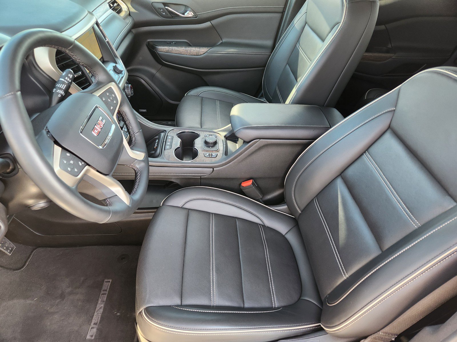 Used 2023 GMC Acadia Denali w/ Denali Ultimate Package FWD image 11