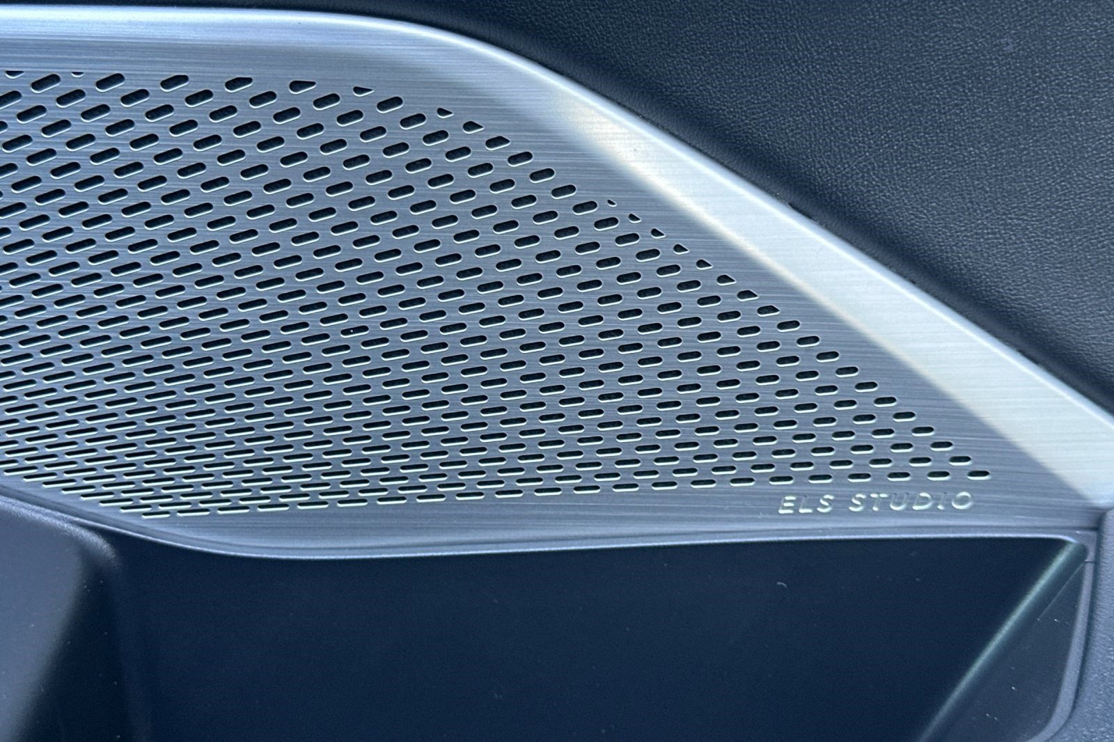 Used 2024 Acura MDX SH-AWD w/ Technology Package image 22