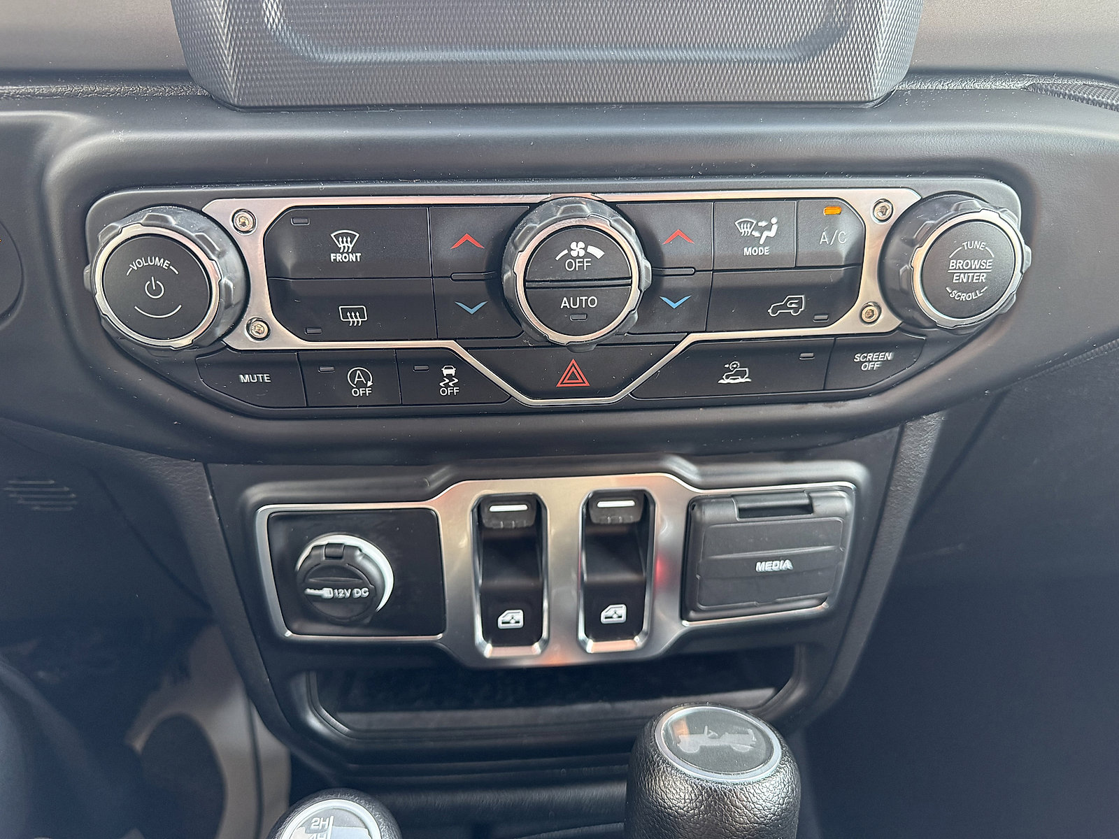 Certified 2022 Jeep Wrangler Sport S image 14