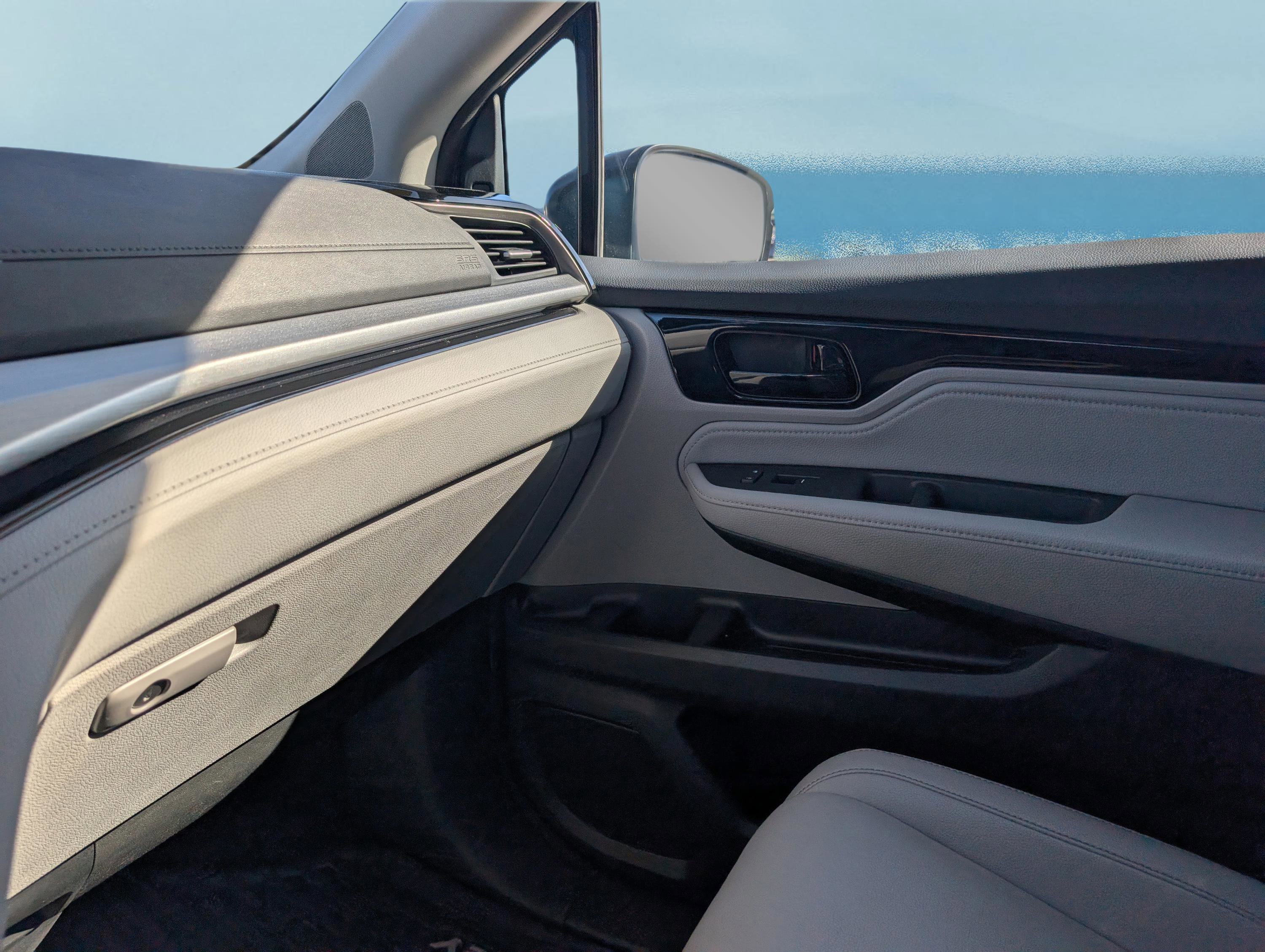 Used 2023 Honda Odyssey Touring image 32