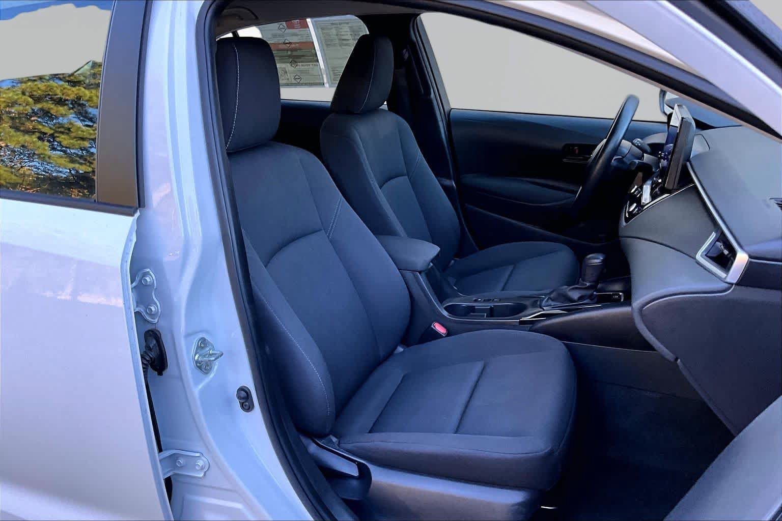 Used 2024 Toyota Corolla LE FWD image 9