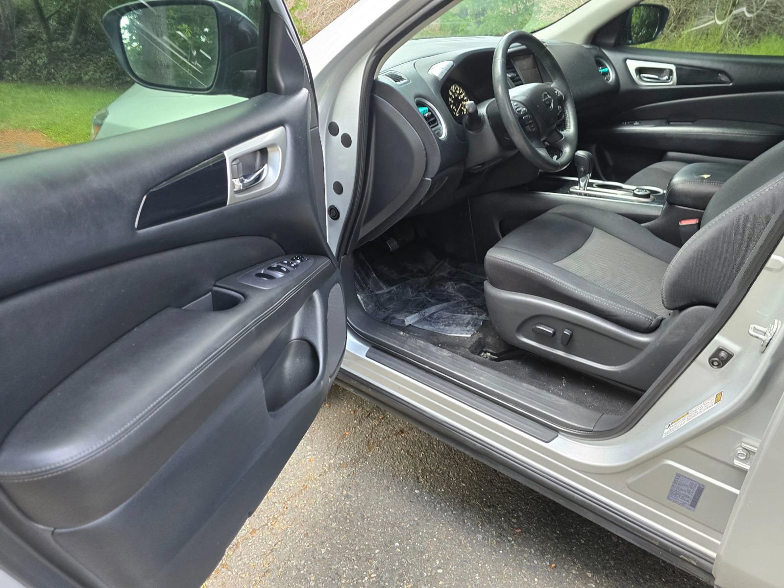 Used 2018 Nissan Pathfinder SV AWD/4WD image 20