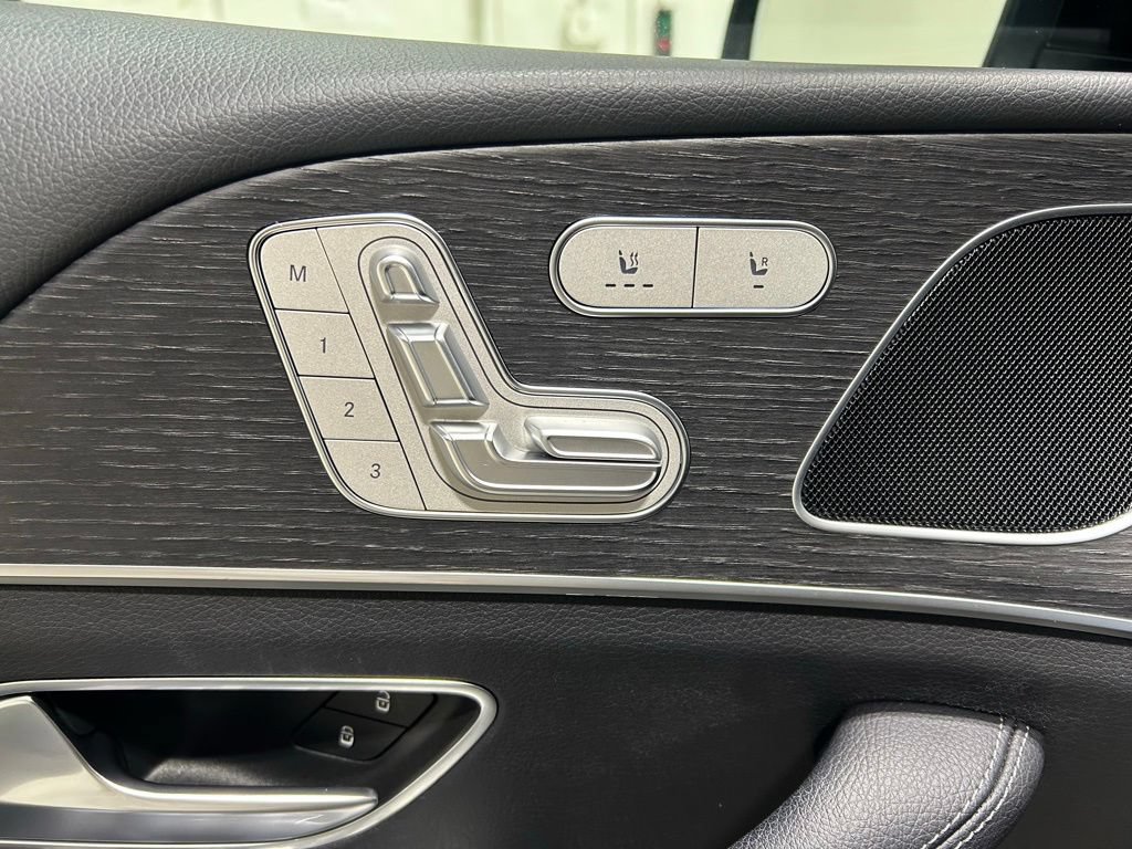 Used 2025 Mercedes-Benz GLE 450e 4MATIC image 13