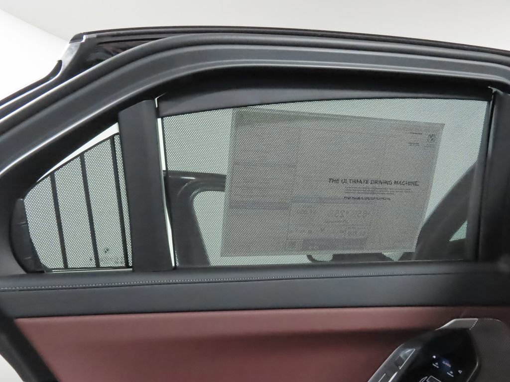 New 2025 BMW 750e xDrive image 29