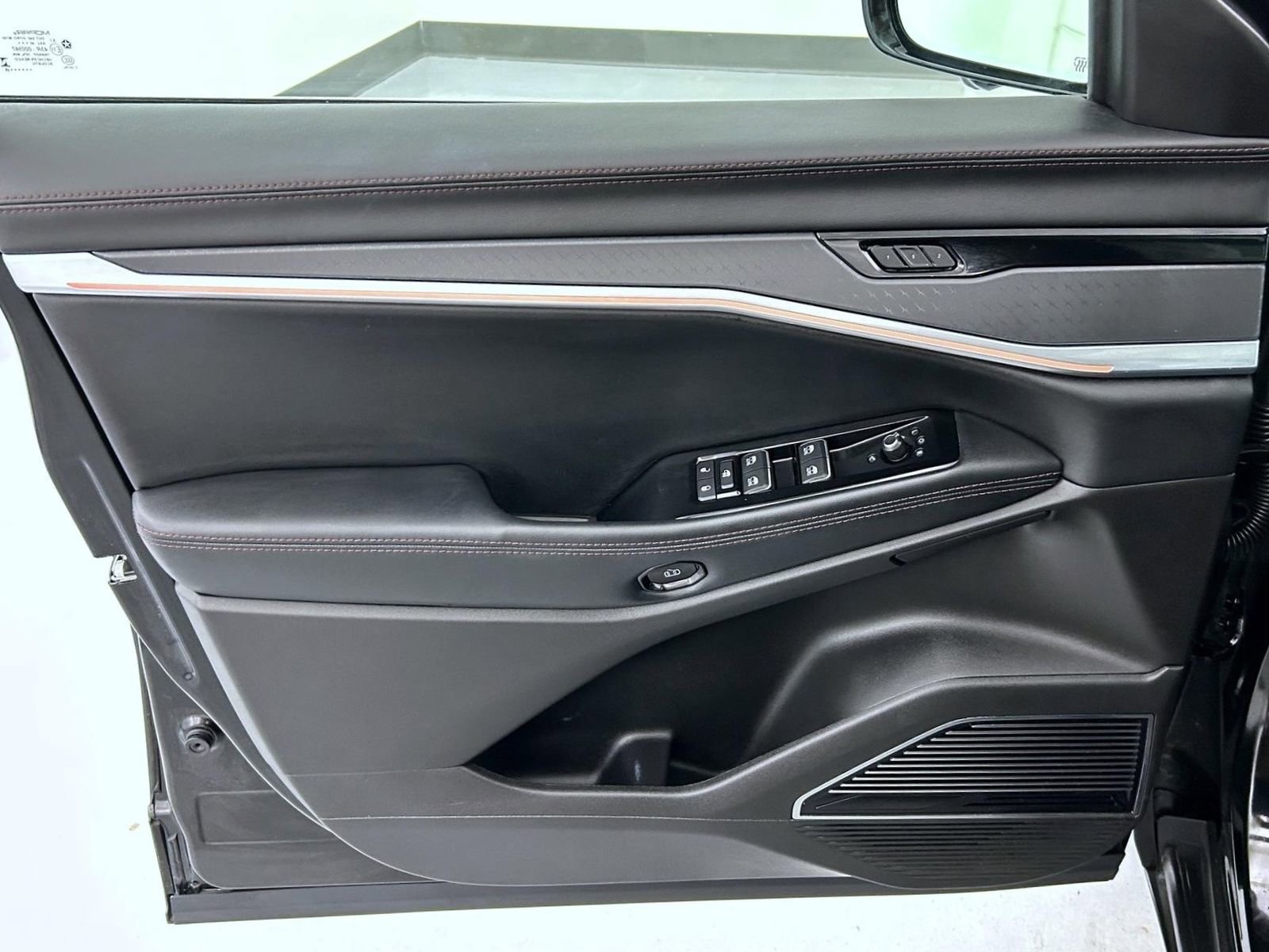 Used 2025 Jeep Wagoneer S Limited image 9