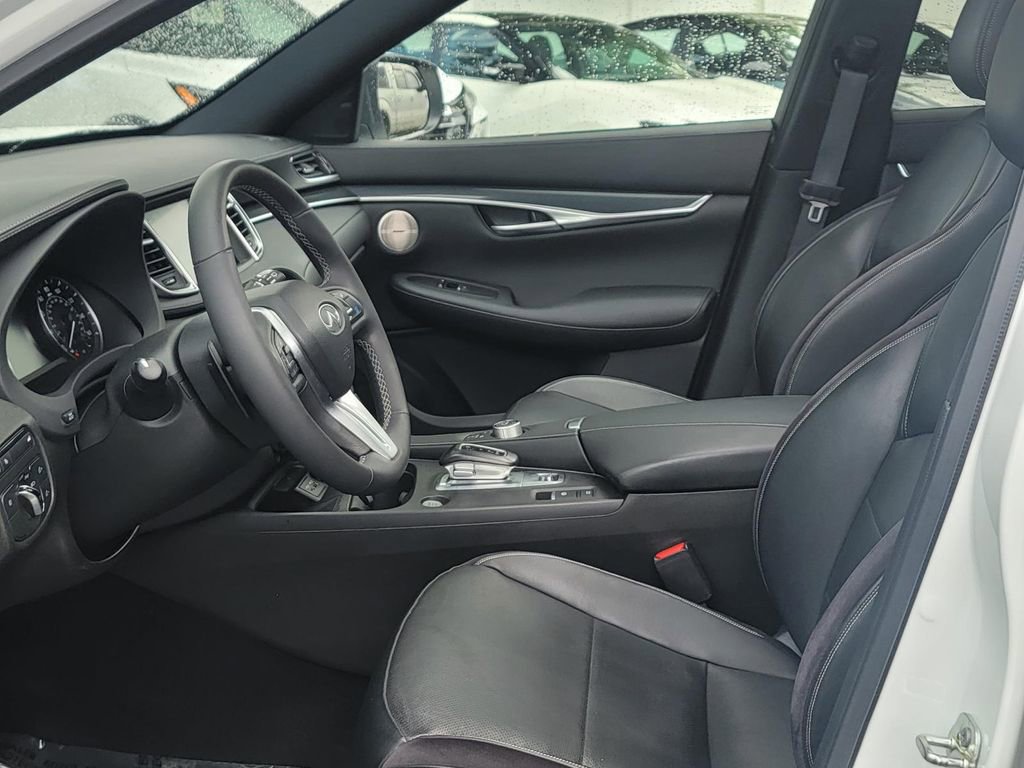 Used 2023 INFINITI QX50 Sport AWD/4WD image 14