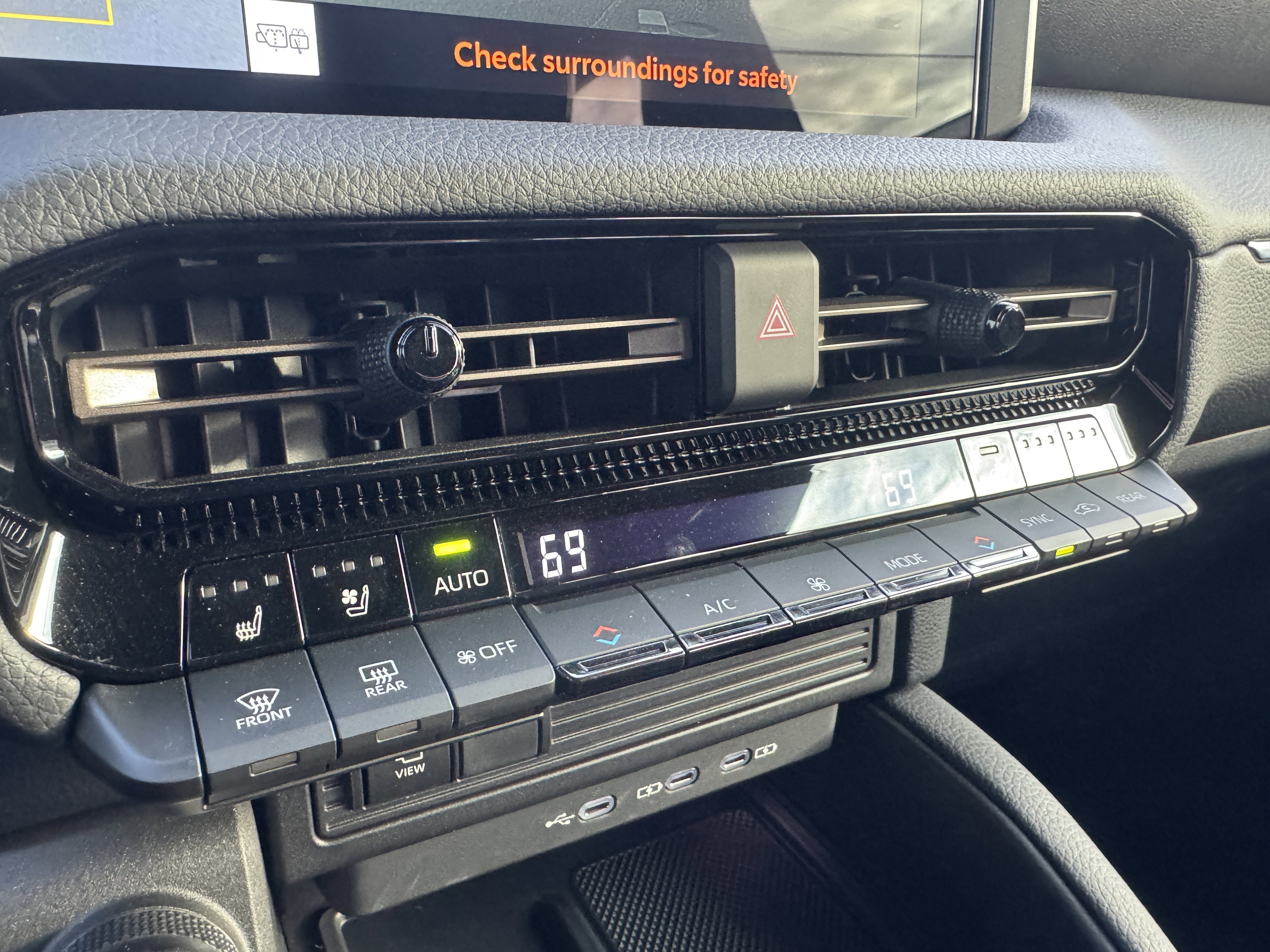 Certified 2024 Toyota Land Cruiser image 27