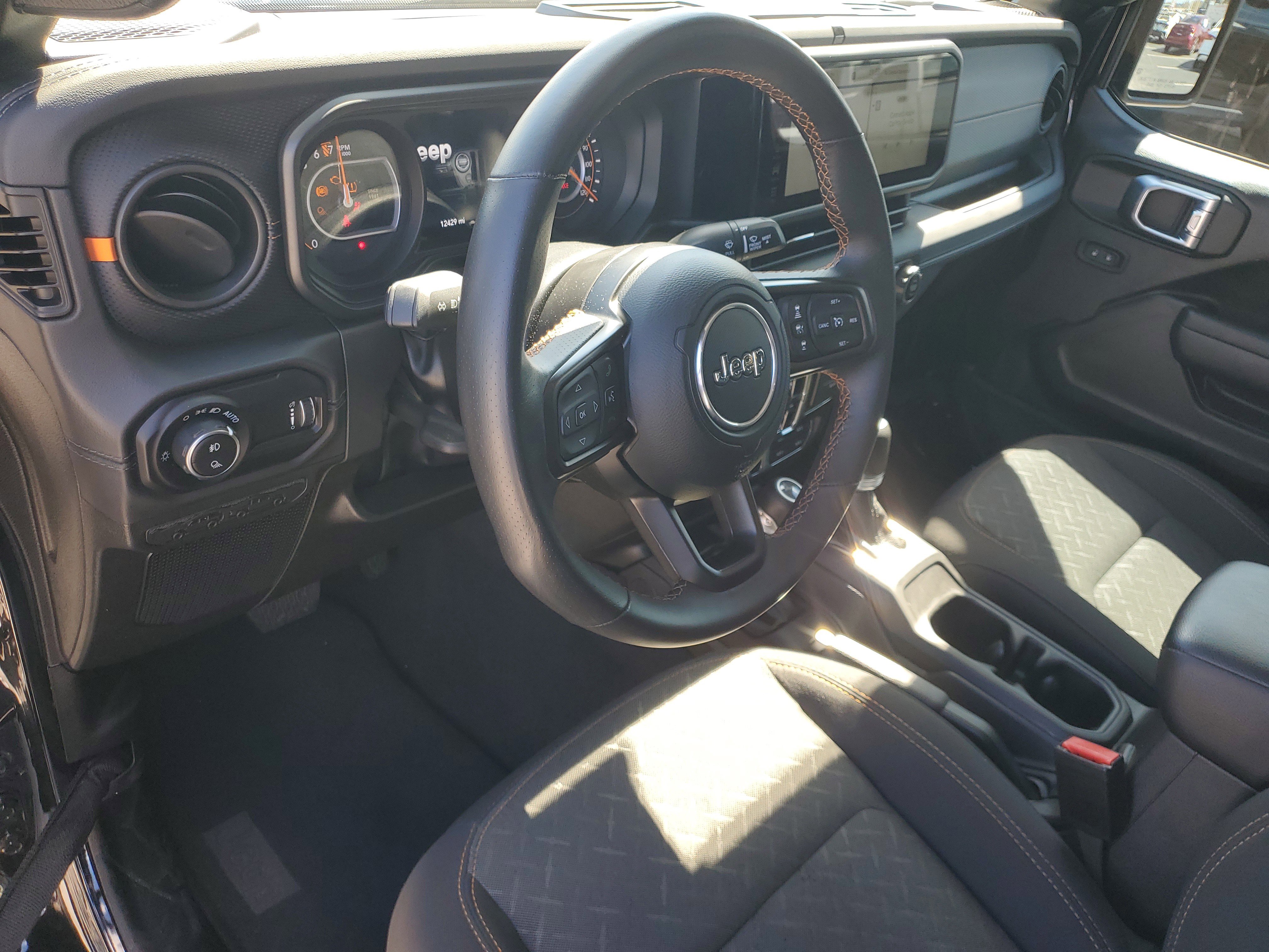 Used 2024 Jeep Gladiator Mojave image 12