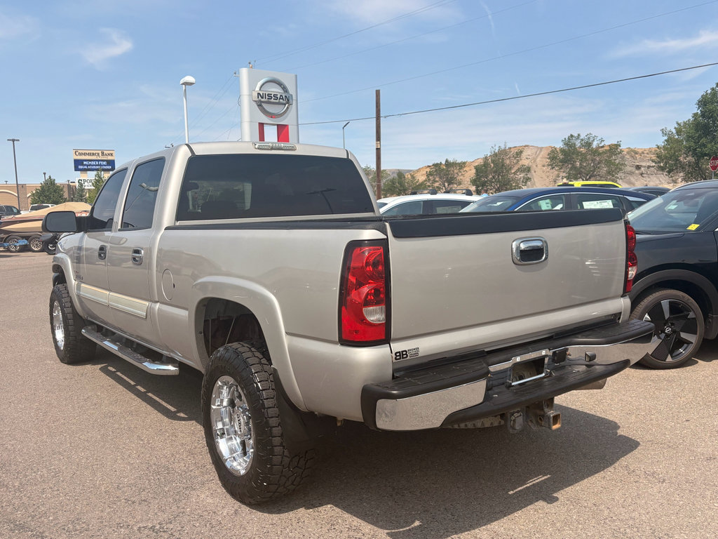 Used 2005 Chevrolet Silverado 2500 LS w/ Heavy-Duty Power Package AWD/4WD image 3