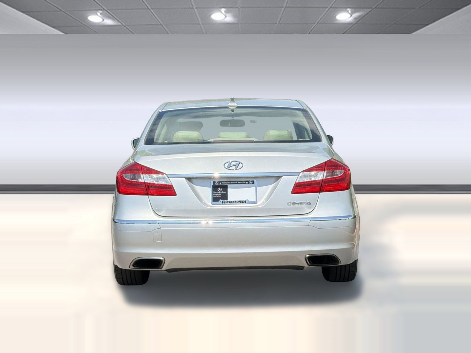 Used 2012 Hyundai Genesis 3.8 RWD image 10