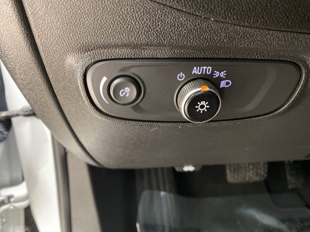 Used 2023 Chevrolet Equinox RS w/ RS Leather Package image 38