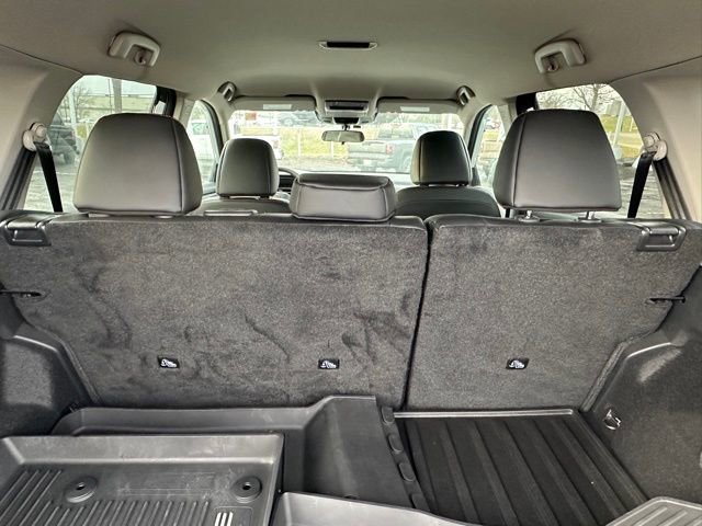 Certified 2025 Nissan Rogue SV AWD/4WD image 19