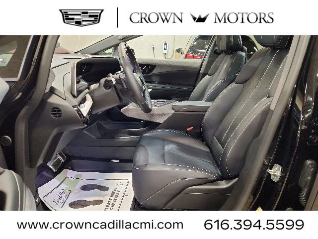 Used 2025 Cadillac Optiq Luxury 2 w/ LPO, Floor Liner Package AWD/4WD image 11