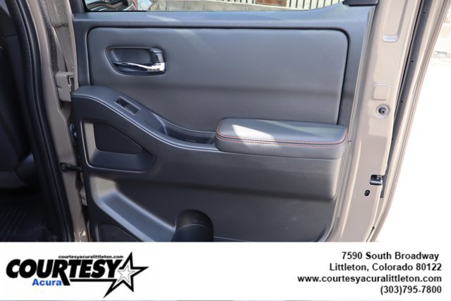 Used 2024 Nissan Frontier PRO-4X w/ Technology Package image 31