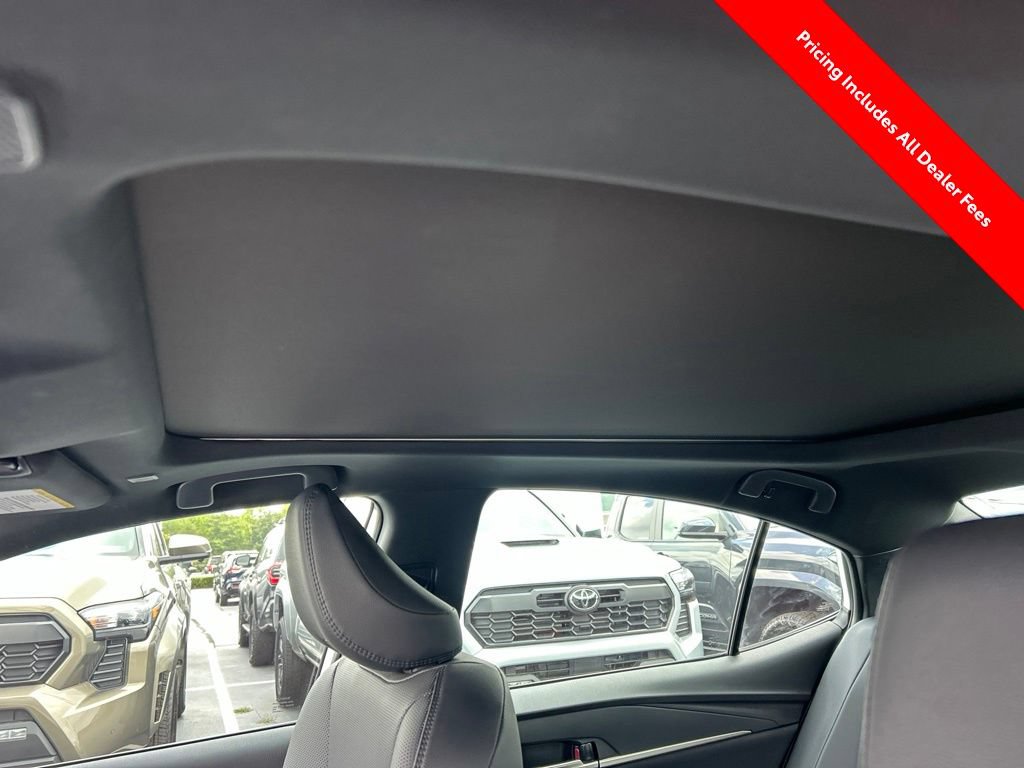 Used 2025 Toyota Camry XSE FWD image 5