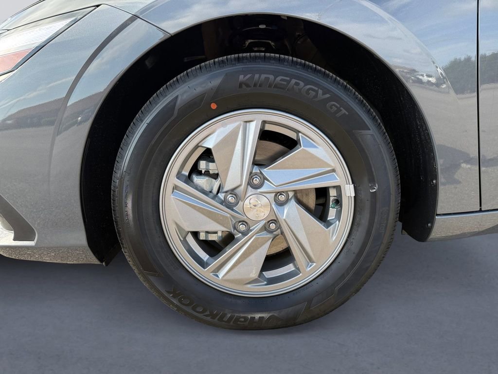New 2026 Hyundai Elantra SE image 9