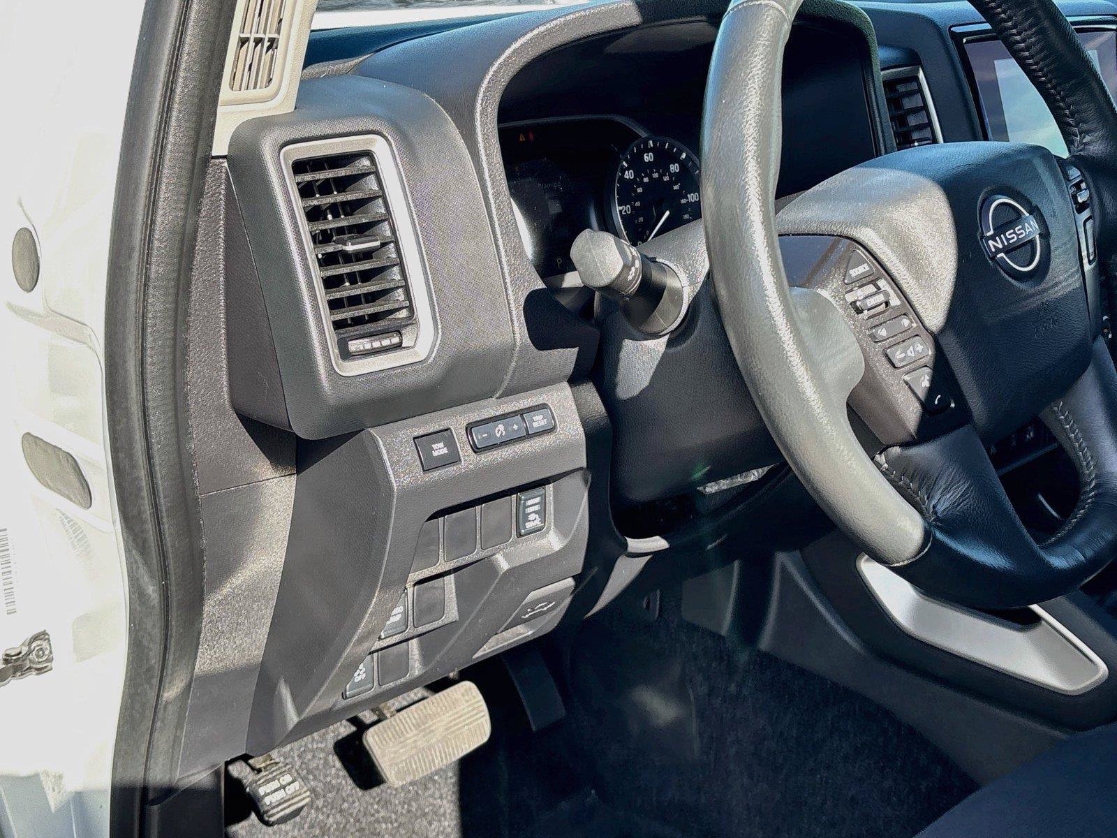 Used 2024 Nissan Frontier SV RWD image 10