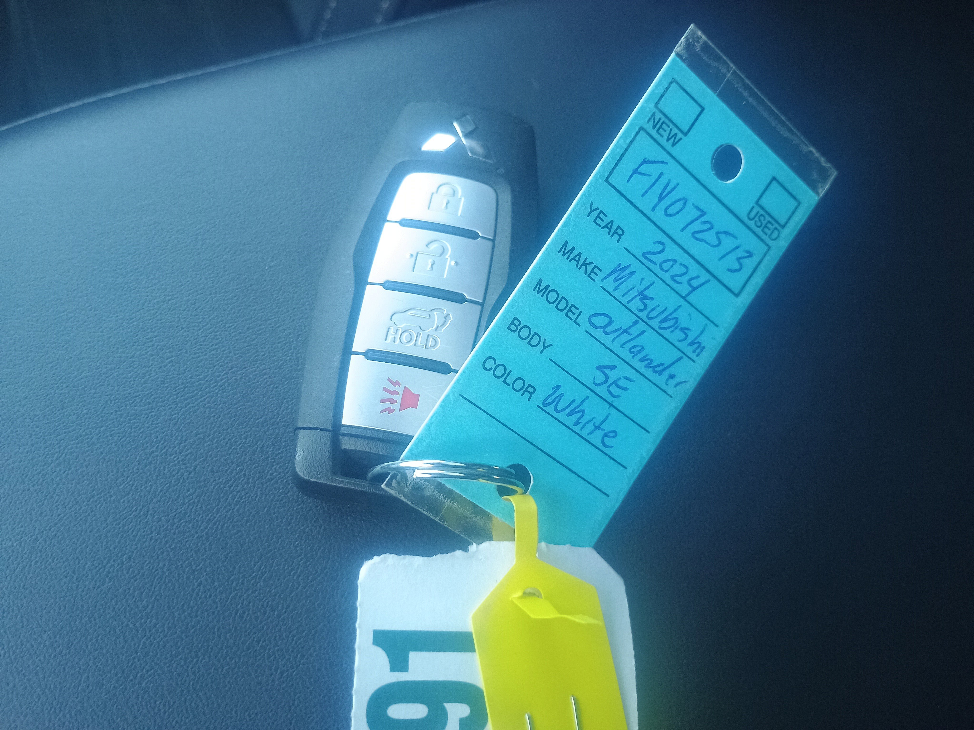 Used 2024 Mitsubishi Outlander SE image 32