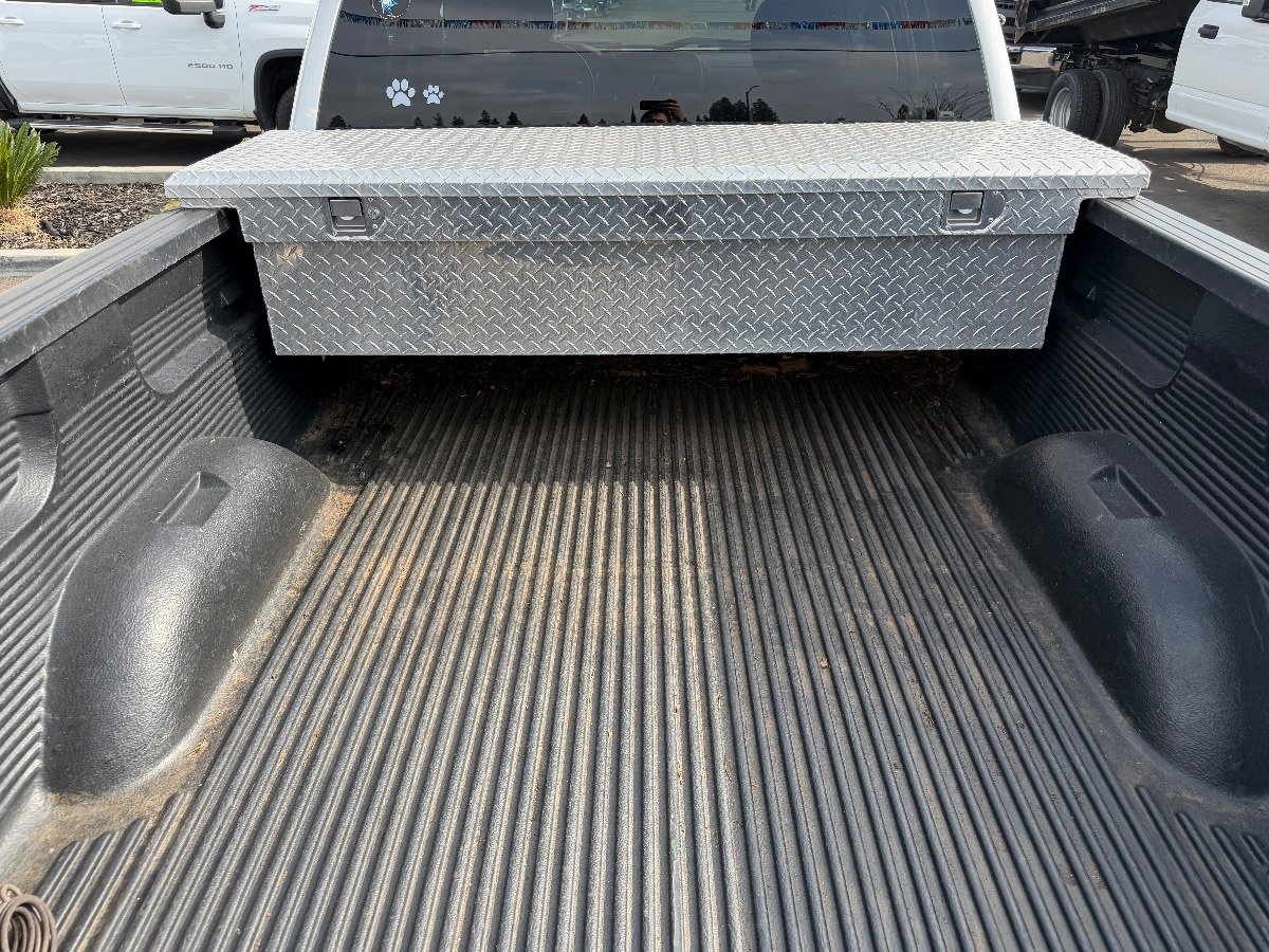 Used 2010 Chevrolet Silverado 2500 LT w/ Interior Plus Package AWD/4WD image 10