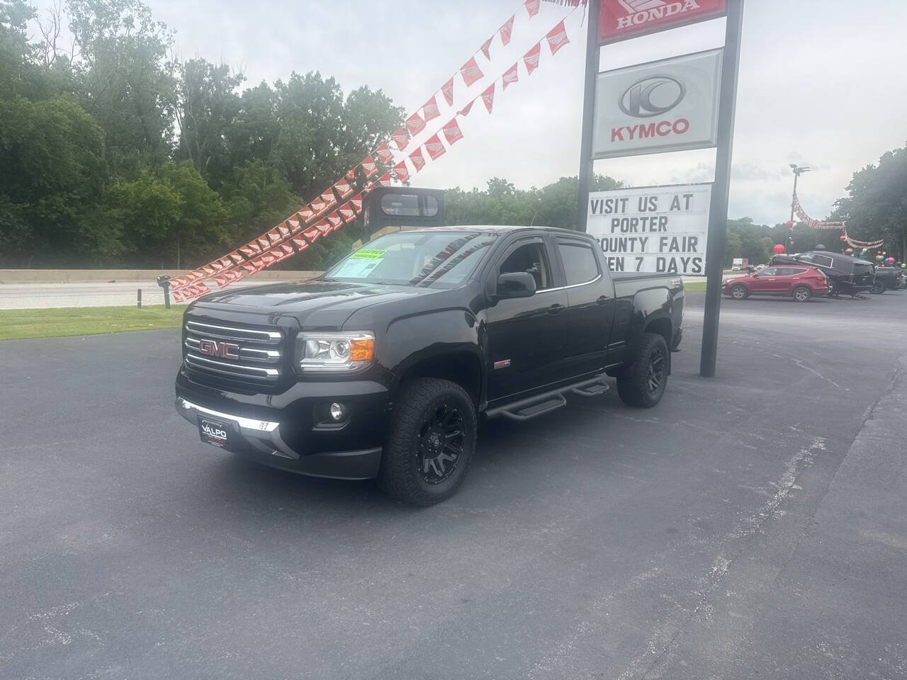 Used 2017 GMC Canyon SLE w/ All Terrain X Package AWD/4WD image 4
