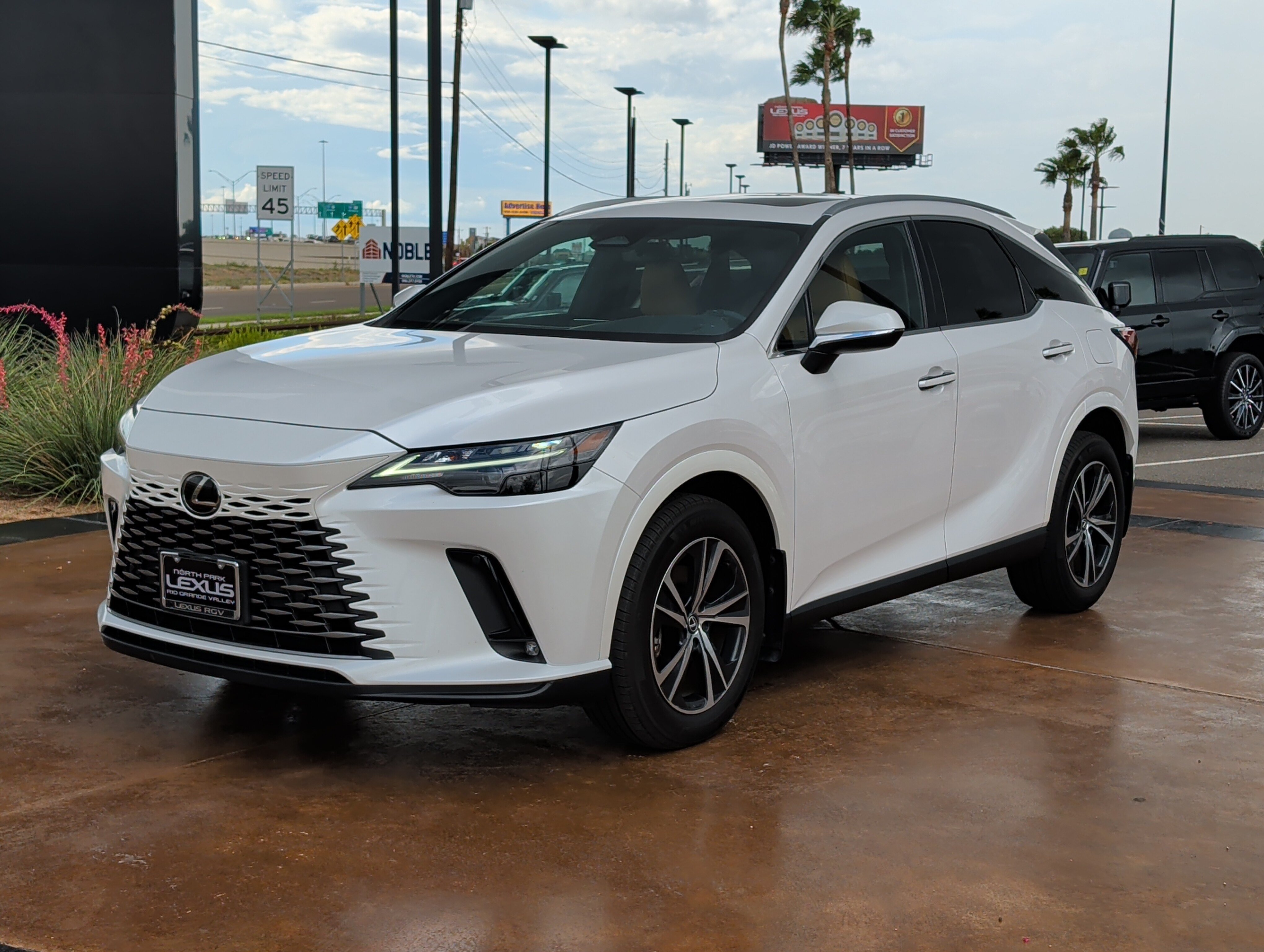 Used 2024 Lexus RX 350h w/ Accessory Package (K3) AWD/4WD image 5