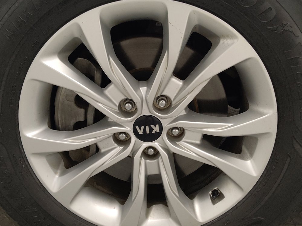 Used 2020 Kia Telluride LX FWD image 31