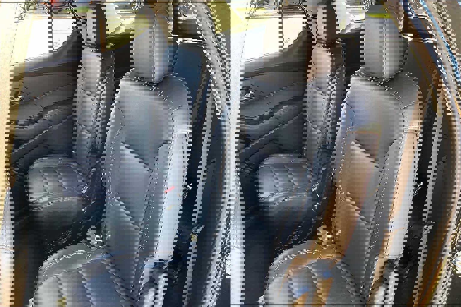 Used 2020 Chevrolet Traverse RS image 19