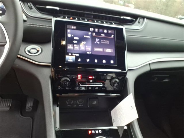 New 2025 Jeep Grand Cherokee L Altitude image 14