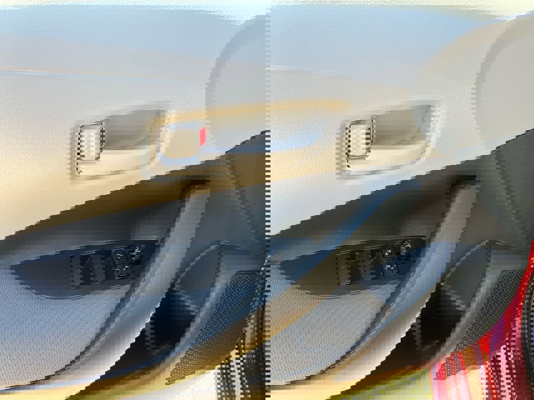 Used 2023 Toyota Corolla LE image 12