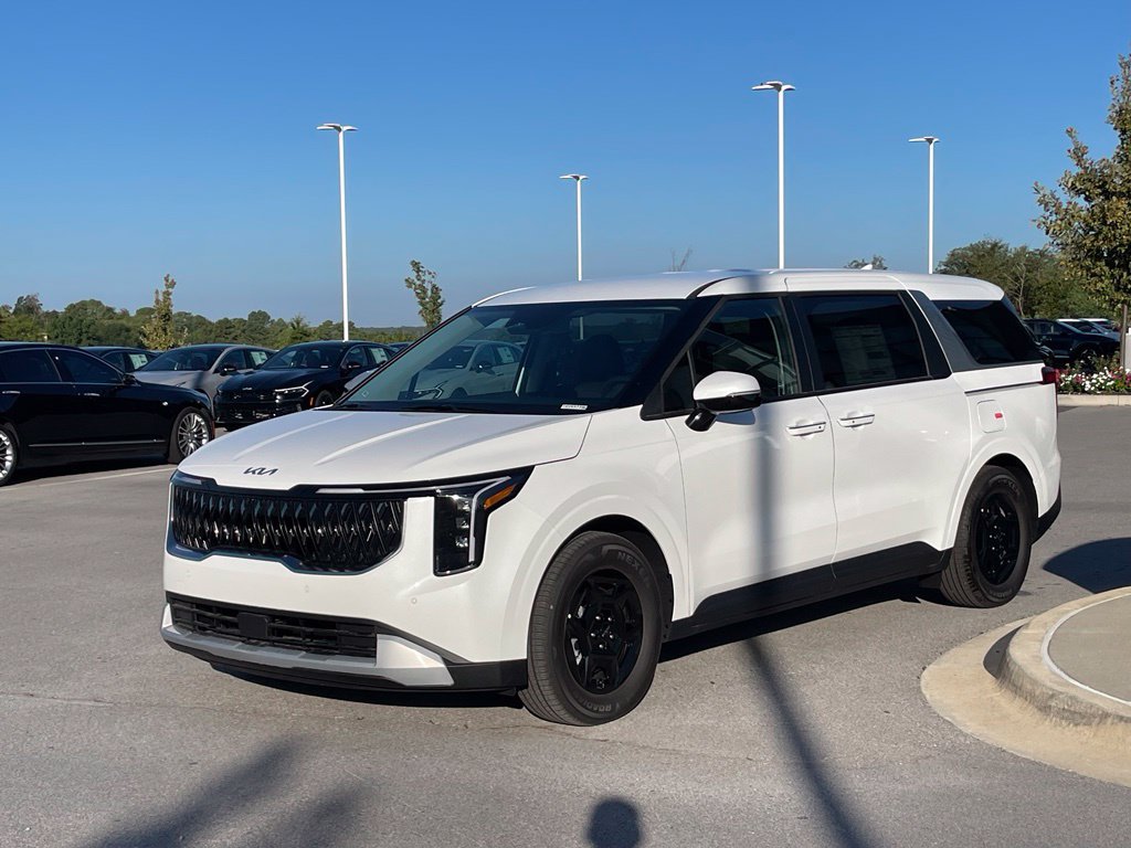 New 2027 Kia Carnival FWD image 4